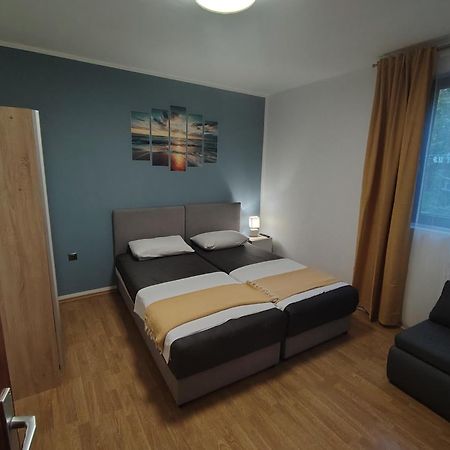 Apartman Hric -50M Od Plaze- Mali Lošinj Kültér fotó