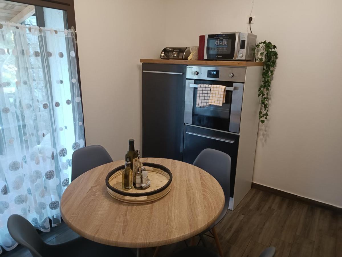 Apartman Hric -50M Od Plaze- Mali Lošinj Kültér fotó