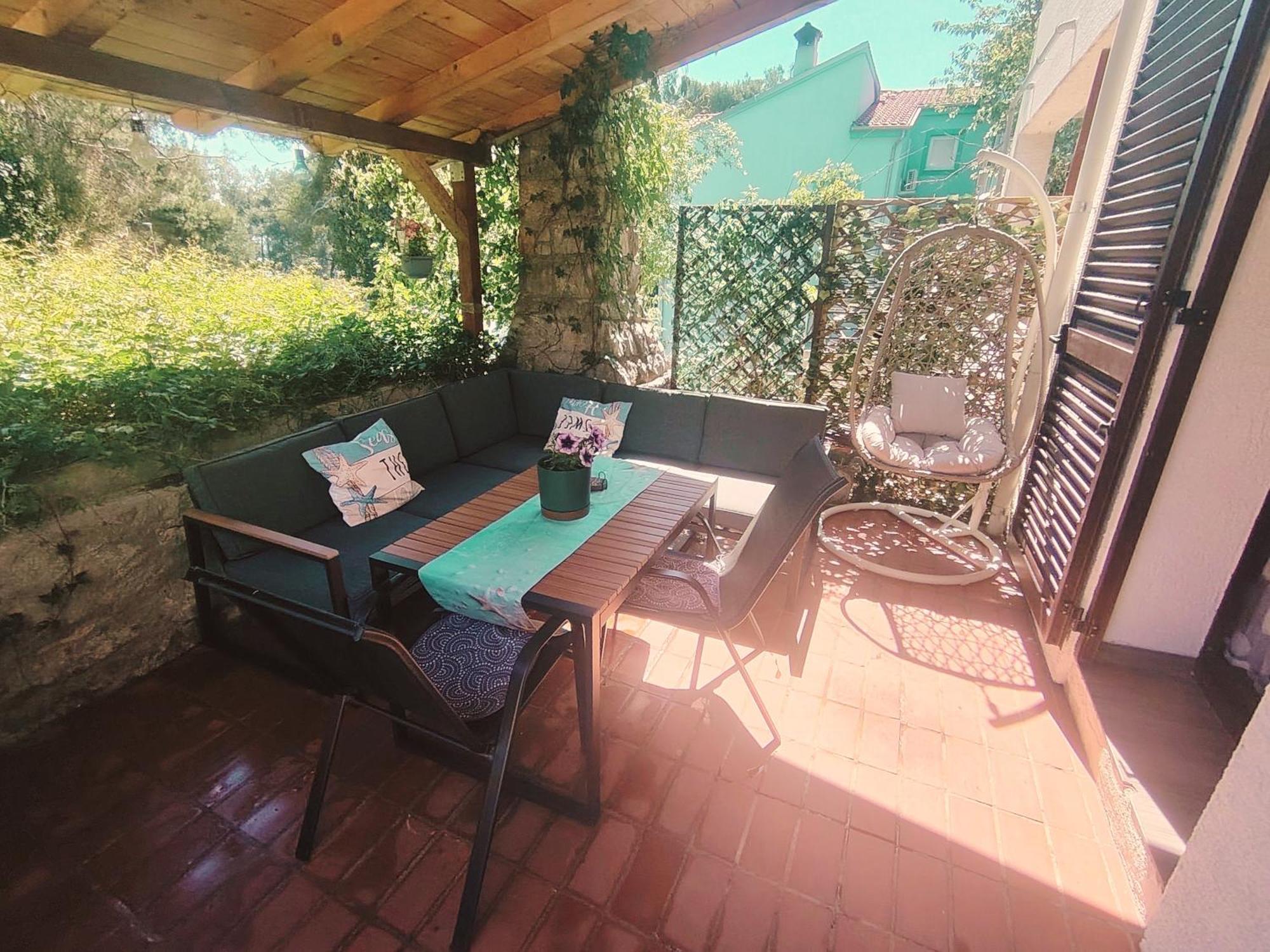 Apartman Hric -50M Od Plaze- Mali Lošinj Kültér fotó